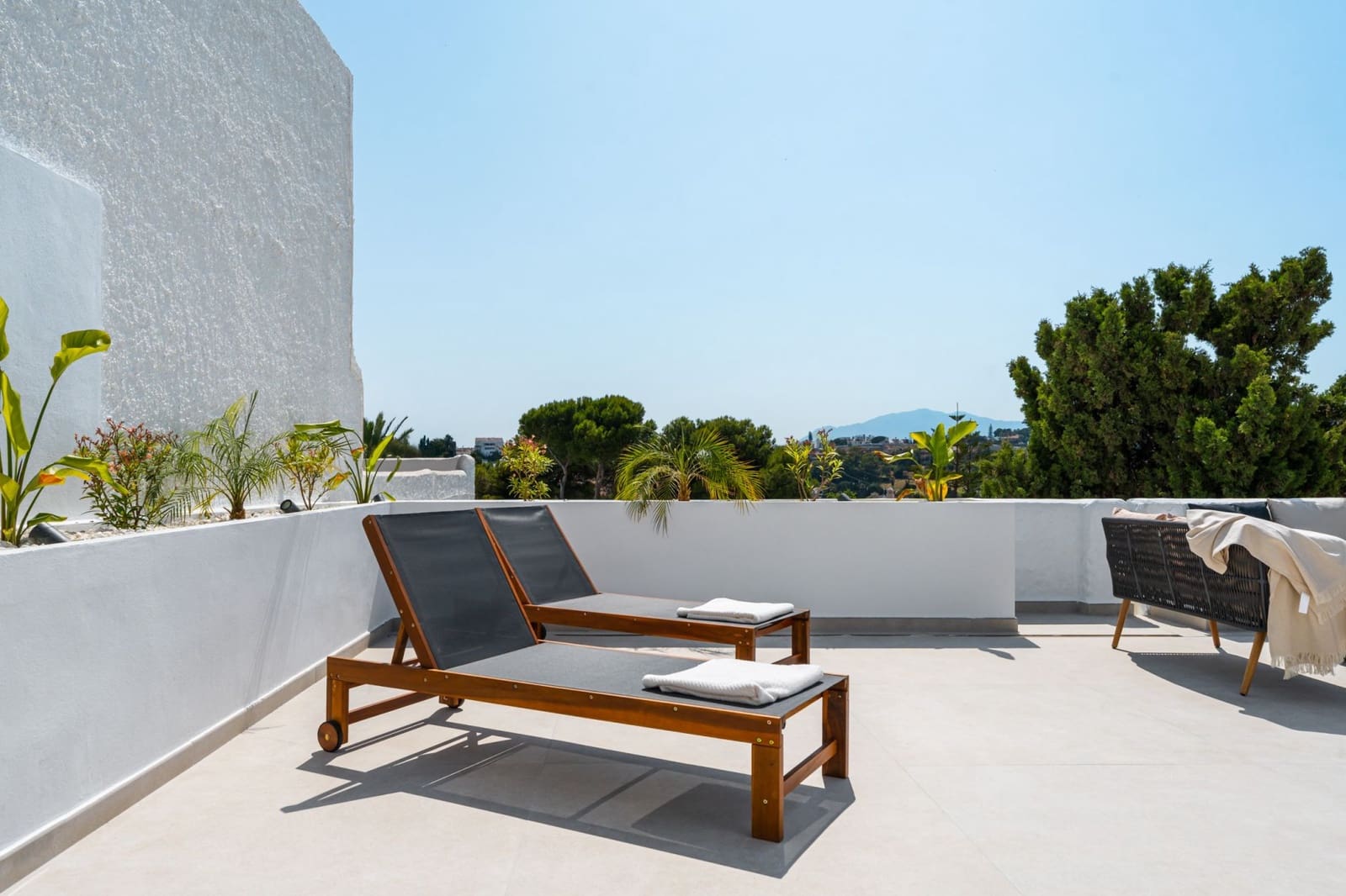 3 chambre Penthouse à vendre à Marbella avec piscine - 950 000 € (Ref: 9616547)