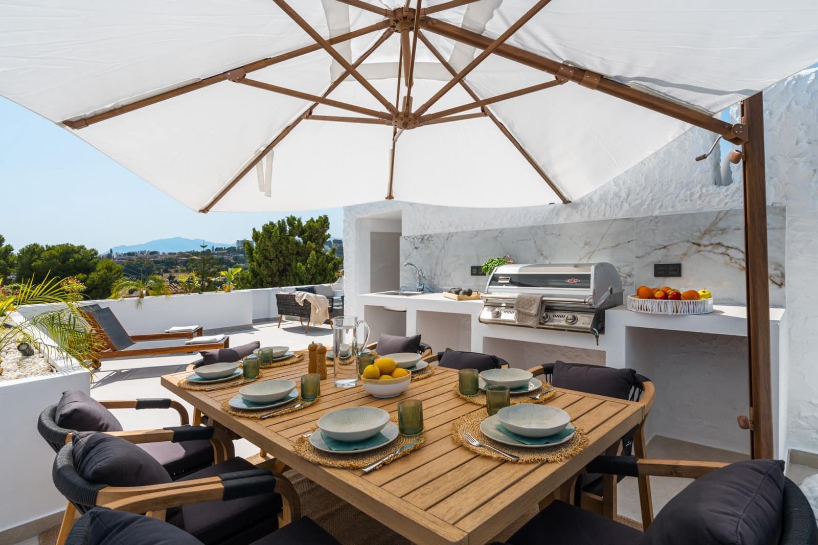 3 chambre Penthouse à vendre à Marbella avec piscine - 950 000 € (Ref: 9616547)