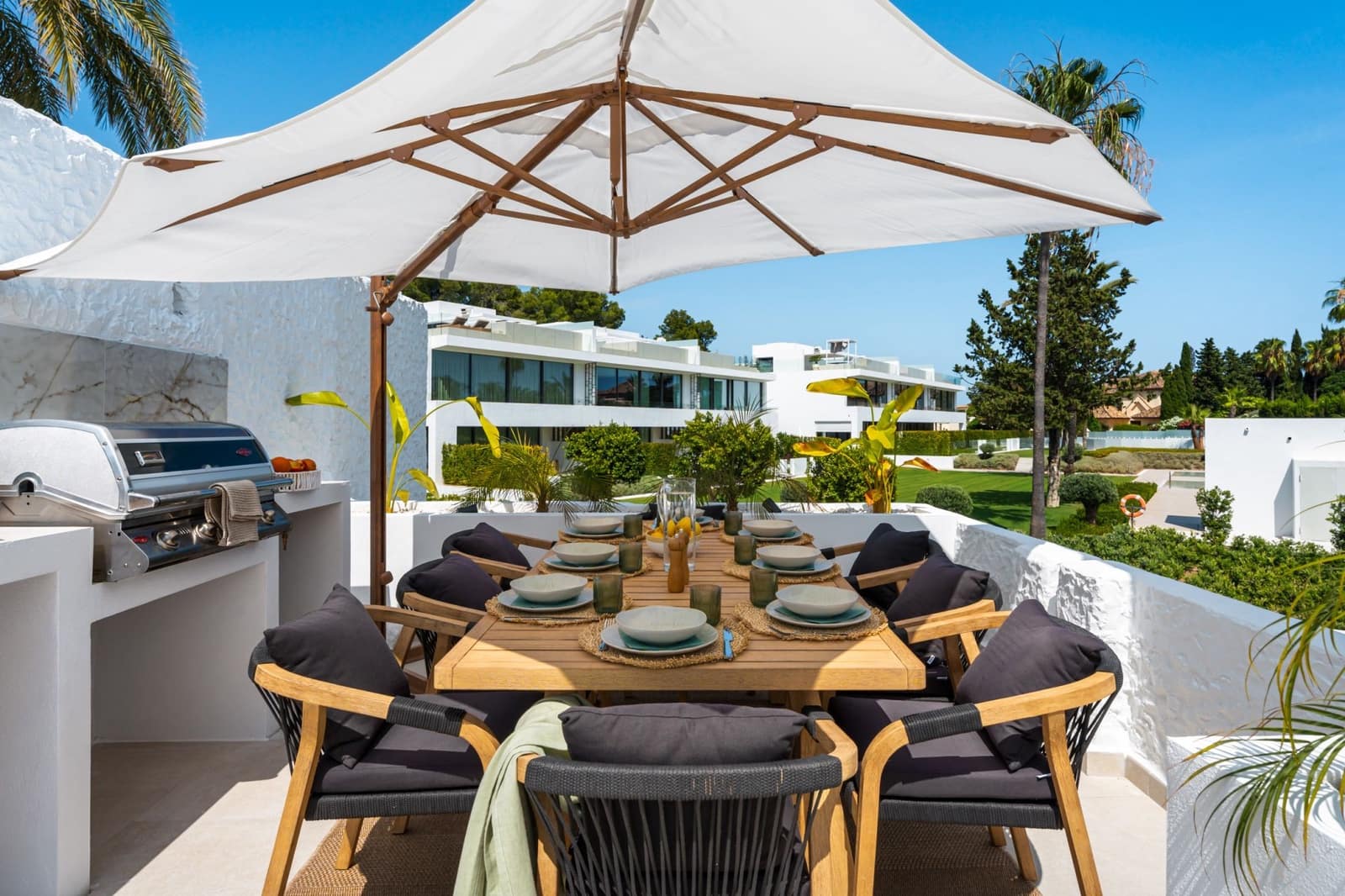3 chambre Penthouse à vendre à Marbella avec piscine - 950 000 € (Ref: 9616547)