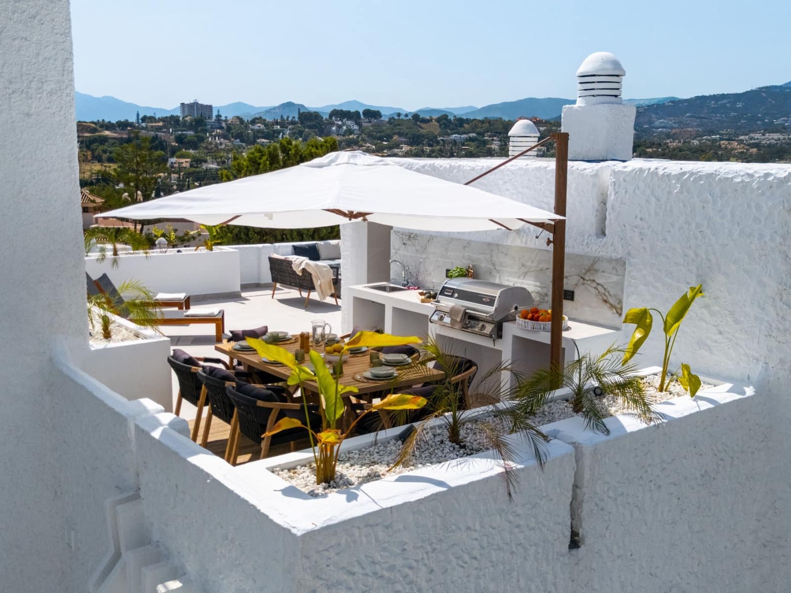 3 chambre Penthouse à vendre à Marbella avec piscine - 950 000 € (Ref: 9616547)