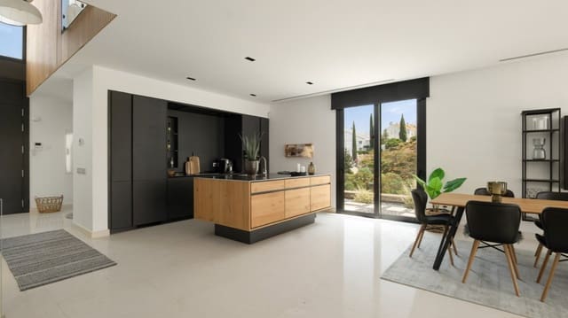 5 chambre Villa/Maison à vendre à Marbella avec piscine garage - 1 395 000 € (Ref: 9616548)