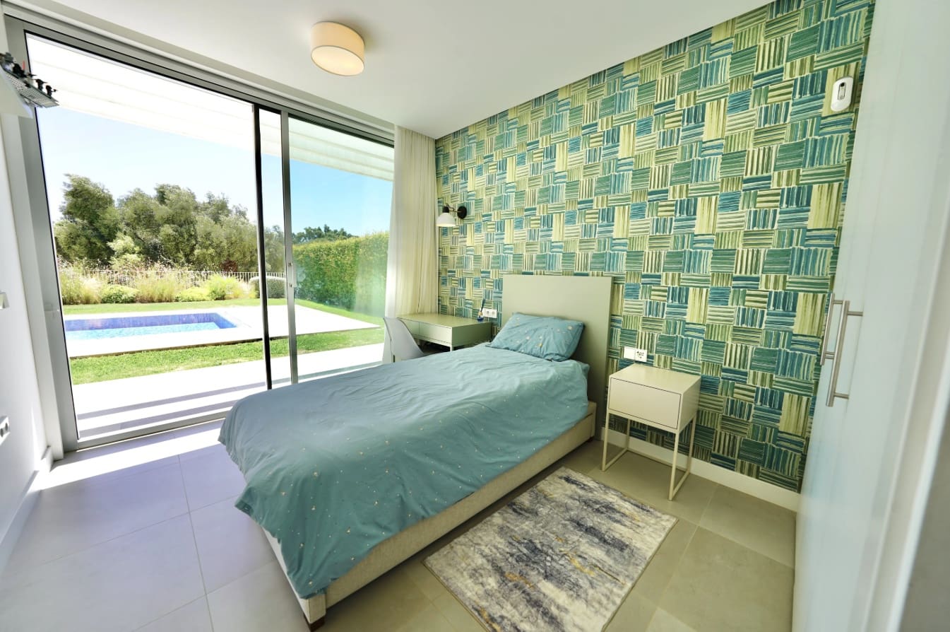 5 Zimmer Villa zu verkaufen in Sotogrande mit Pool Garage - 1.495.000 € (Ref: 9616549)