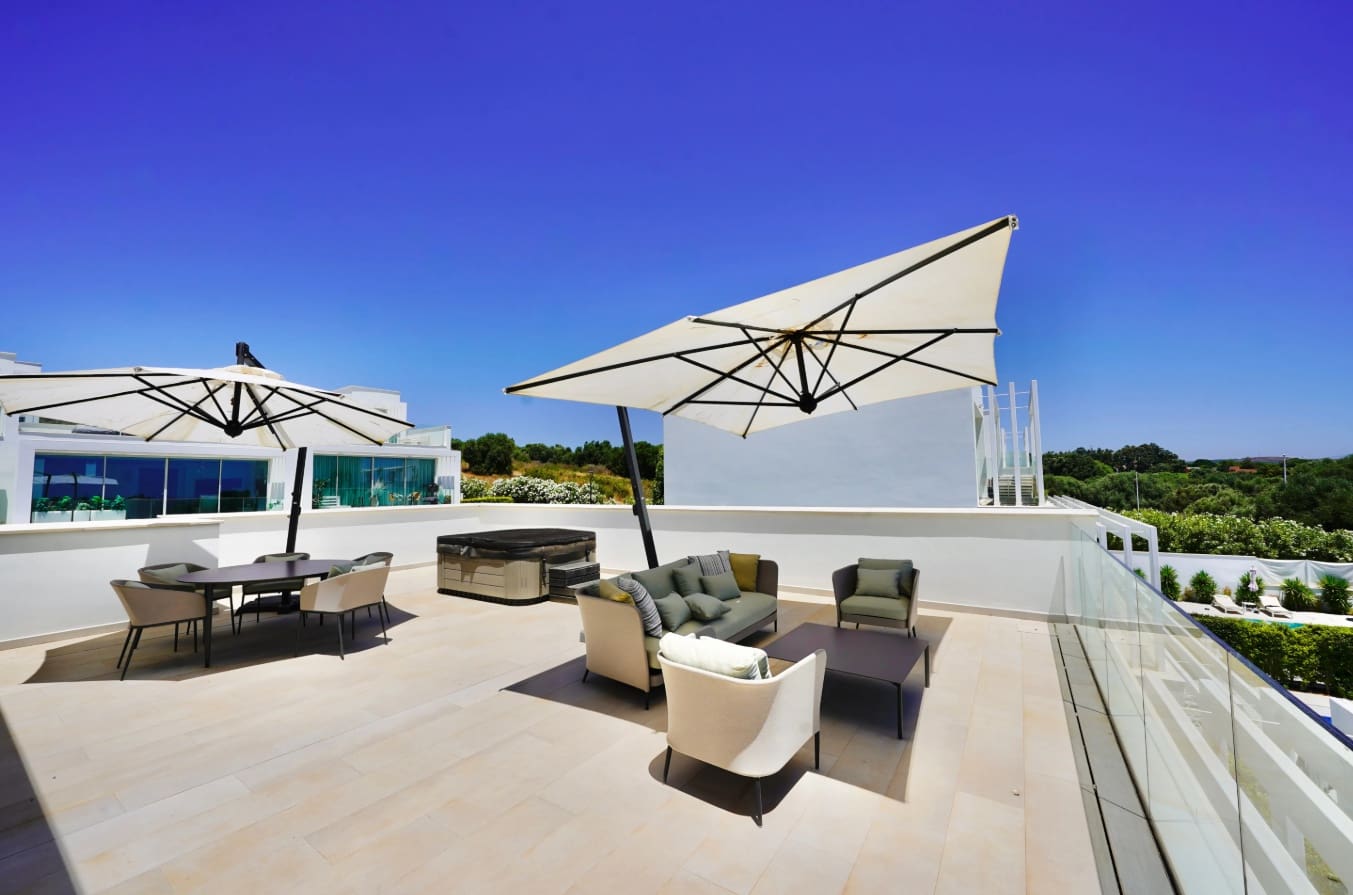 5 Zimmer Villa zu verkaufen in Sotogrande mit Pool Garage - 1.495.000 € (Ref: 9616549)