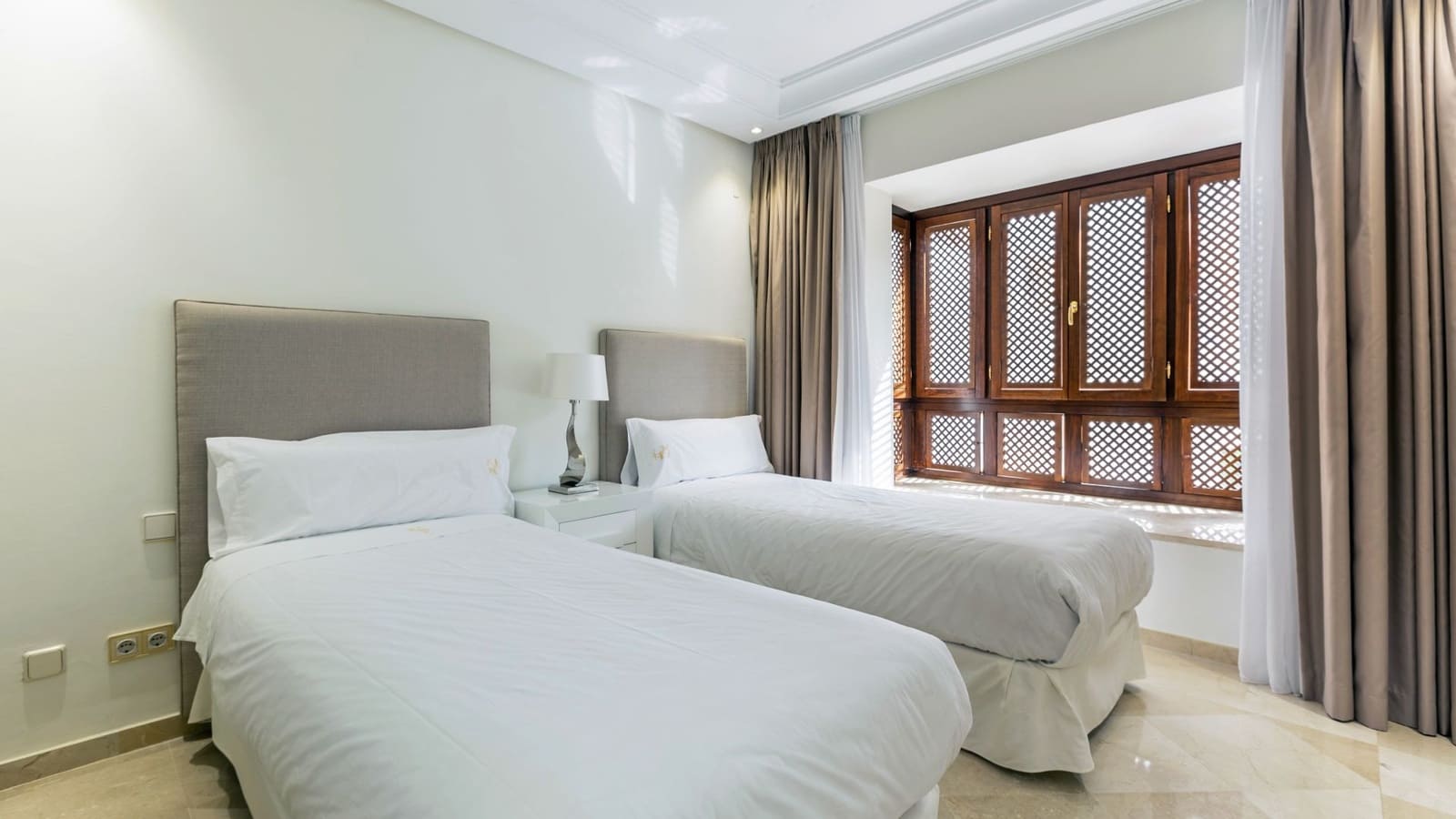 Ático de 3 habitaciones en Marbella en venta con piscina garaje - 2.100.000 € (Ref: 9616550)