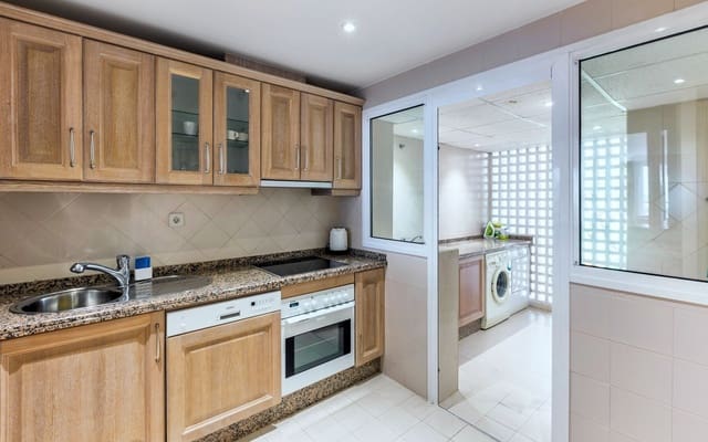 3 soveværelse Penthouse til salg i Marbella med swimmingpool garage - € 2.100.000 (Ref: 9616550)