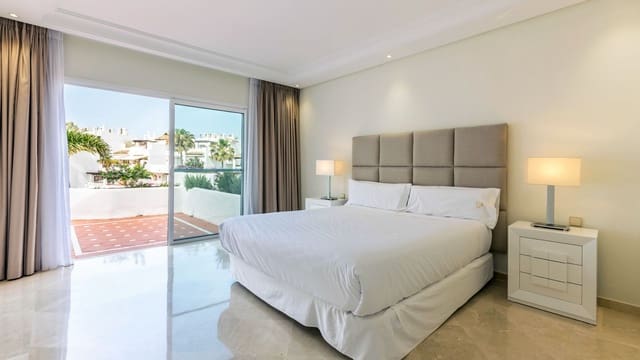 3 soveværelse Penthouse til salg i Marbella med swimmingpool garage - € 2.100.000 (Ref: 9616550)
