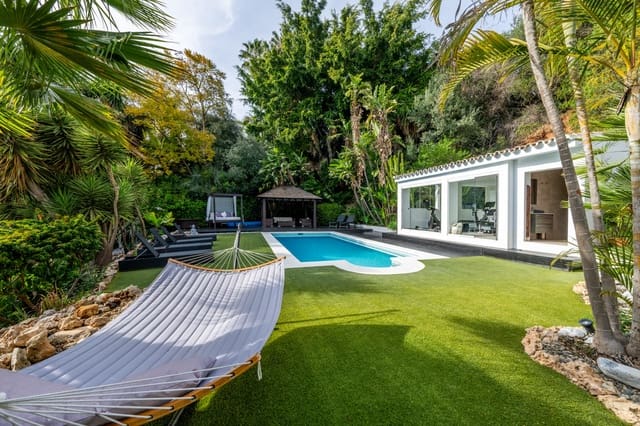 5 Zimmer Villa zu verkaufen in Marbella mit Pool - 2.395.000 € (Ref: 9616552)