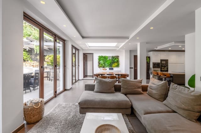 5 soveværelse Villa til salg i Marbella med swimmingpool - € 2.395.000 (Ref: 9616552)