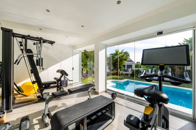 5 soveværelse Villa til salg i Marbella med swimmingpool - € 2.395.000 (Ref: 9616552)