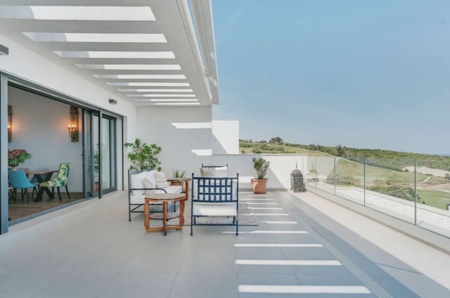 3 sovrum Takvåning till salu i La Alcaidesa med pool garage - 1 499 000 € (Ref: 9616554)
