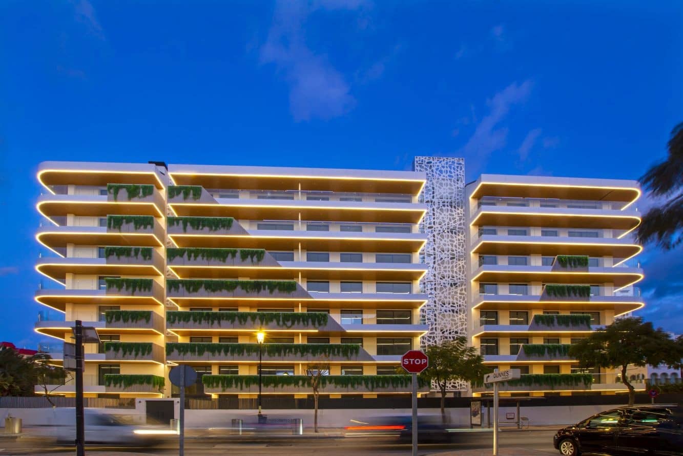 2 bedroom Apartment for sale in Mijas Costa with pool garage - € 659,500 (Ref: 9616556)