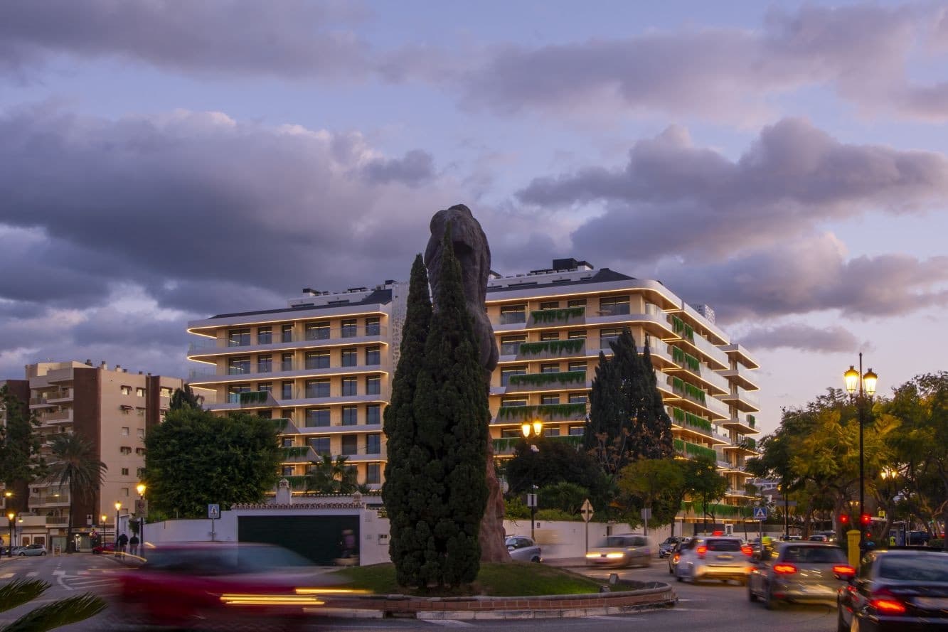 2 bedroom Apartment for sale in Mijas Costa with pool garage - € 659,500 (Ref: 9616556)