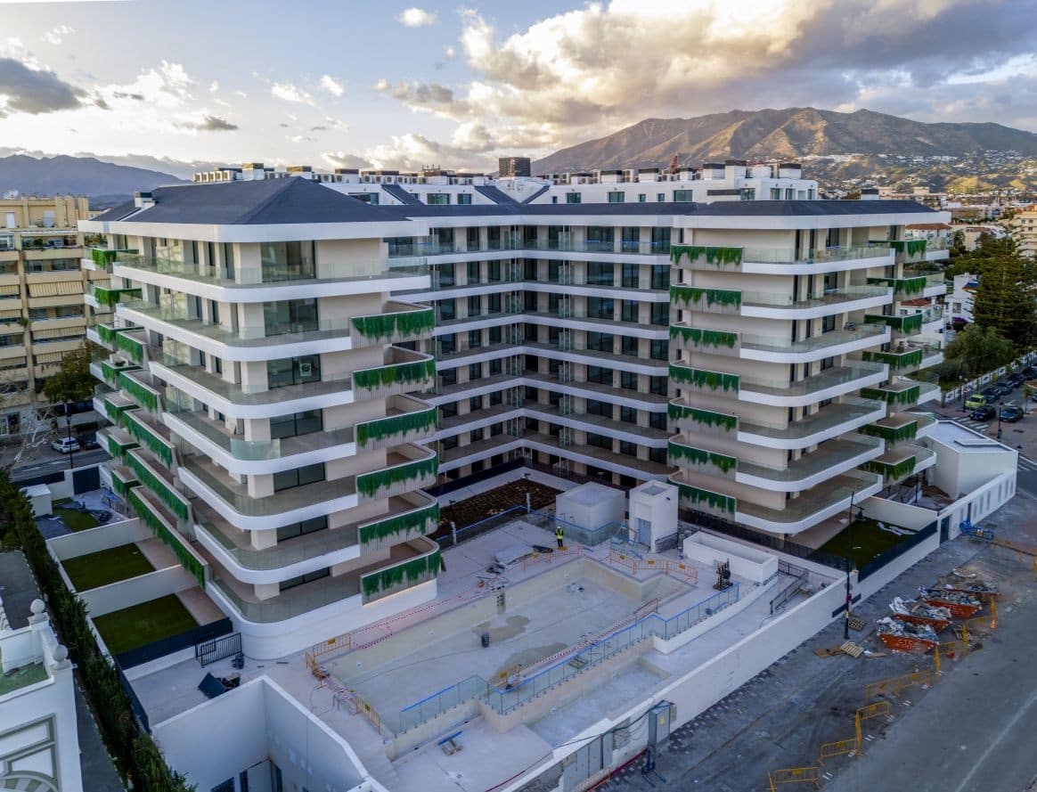 2 bedroom Apartment for sale in Mijas Costa with pool garage - € 659,500 (Ref: 9616556)