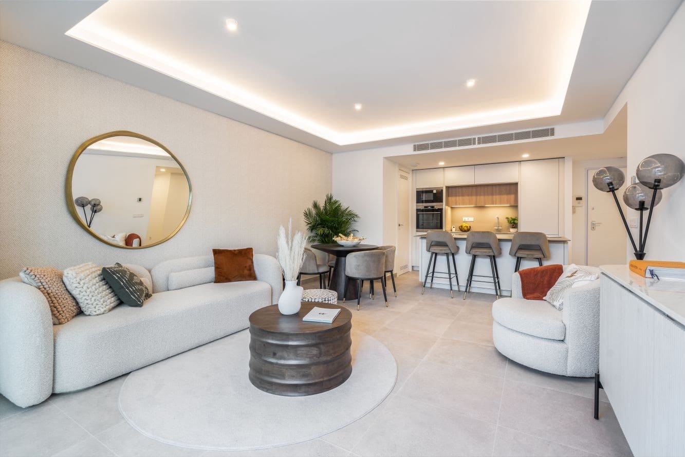 2 bedroom Apartment for sale in Mijas Costa with pool garage - € 659,500 (Ref: 9616556)