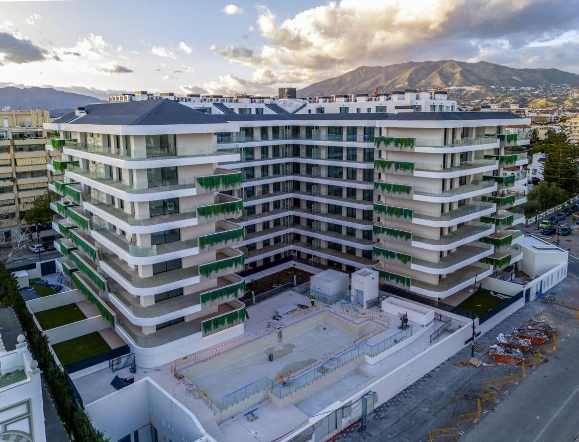 2 bedroom Apartment for sale in Mijas Costa with pool garage - € 659,500 (Ref: 9616556)