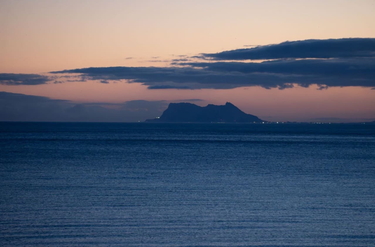 Ático de 2 habitaciones en Estepona en venta con garaje - 1.200.000 € (Ref: 9616558)