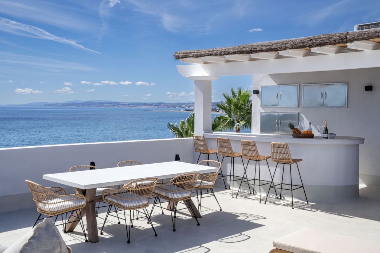 Ático de 2 habitaciones en Estepona en venta con garaje - 1.200.000 € (Ref: 9616558)