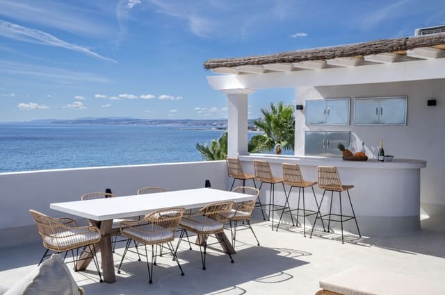 2 soverom Penthouse til salgs i Estepona med garasje - € 1 200 000 (Ref: 9616558)