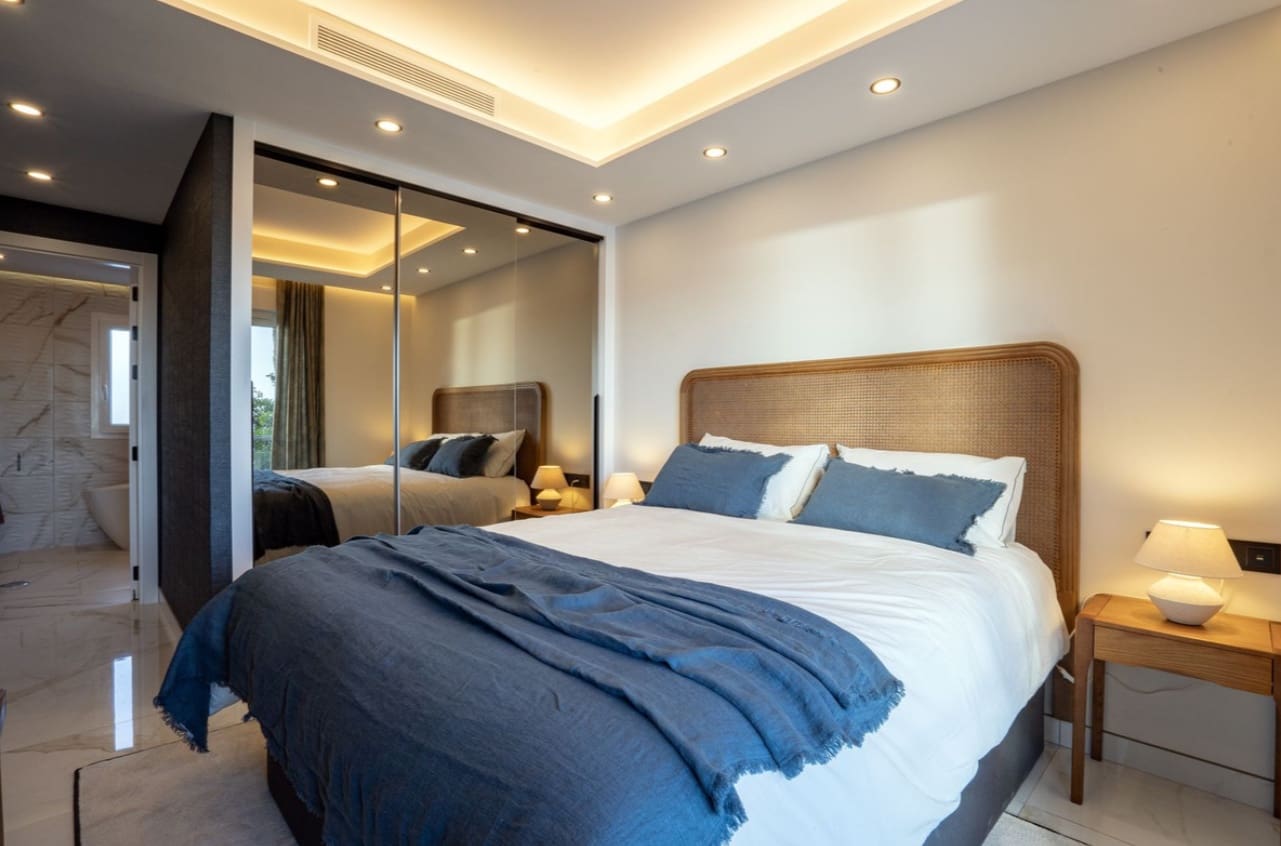 Ático de 2 habitaciones en Estepona en venta con garaje - 1.200.000 € (Ref: 9616558)