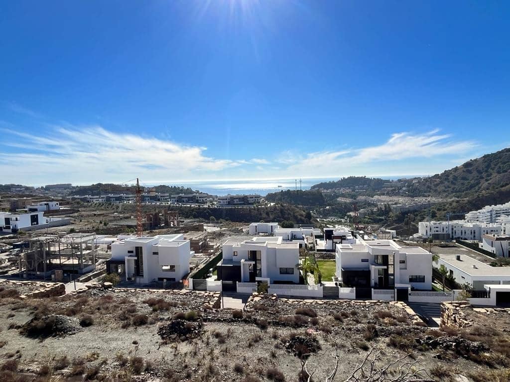 3 bedroom Villa for sale in Malaga city with pool garage - € 1,750,000 (Ref: 9616561)