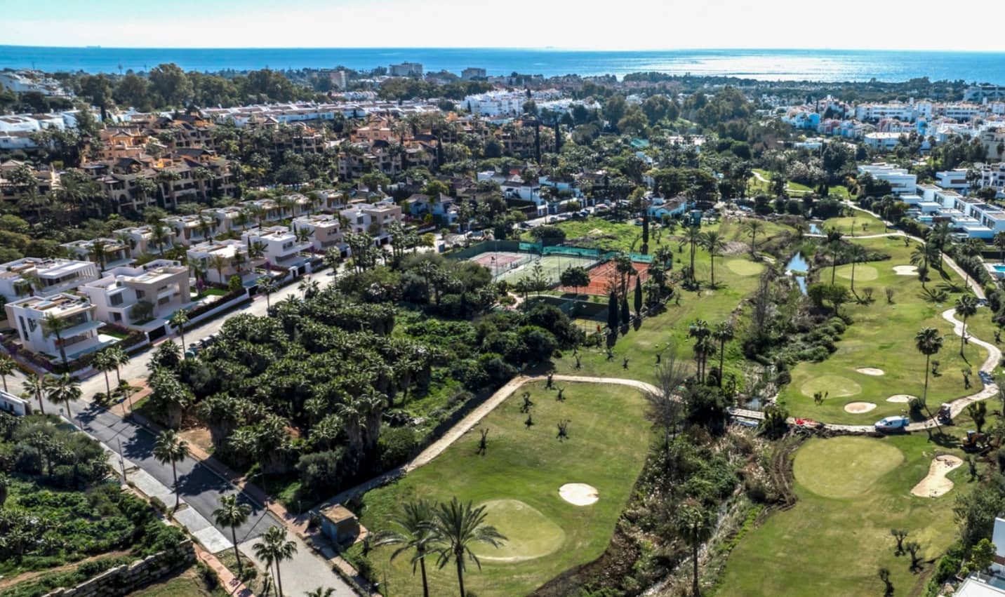 5 makuuhuone Huvila myytävänä paikassa Marbella mukana uima-altaan 
autotalli - 1 950 000 € (Ref: 9616563)
