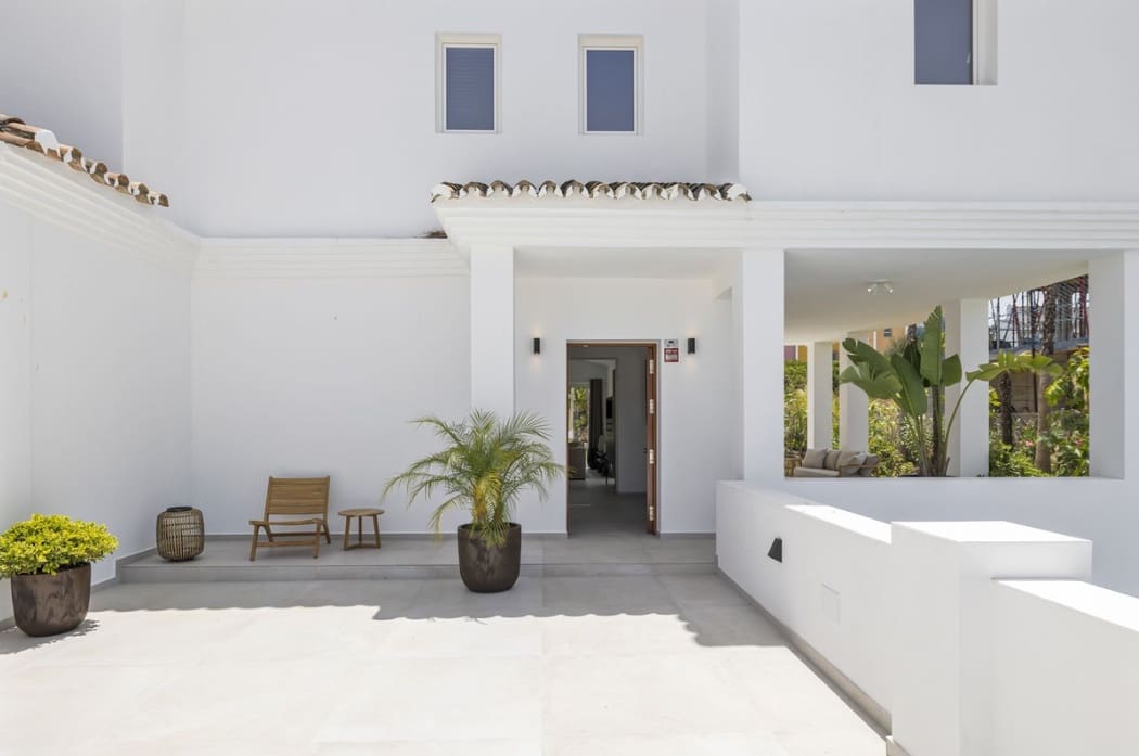 4 bedroom Villa for sale in Casares with pool - € 1,750,000 (Ref: 9616565)