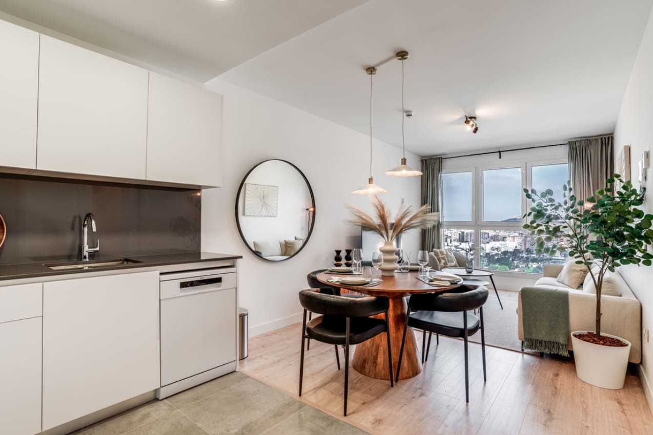2 sovrum Lägenhet till salu i Malaga stad med pool garage - 419 000 € (Ref: 9616566)