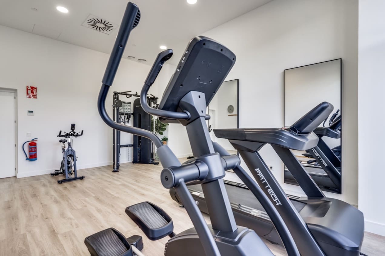 2 sovrum Lägenhet till salu i Malaga stad med pool garage - 419 000 € (Ref: 9616566)