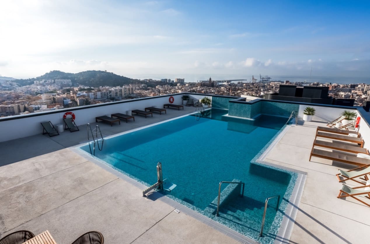 2 sovrum Lägenhet till salu i Malaga stad med pool garage - 419 000 € (Ref: 9616566)