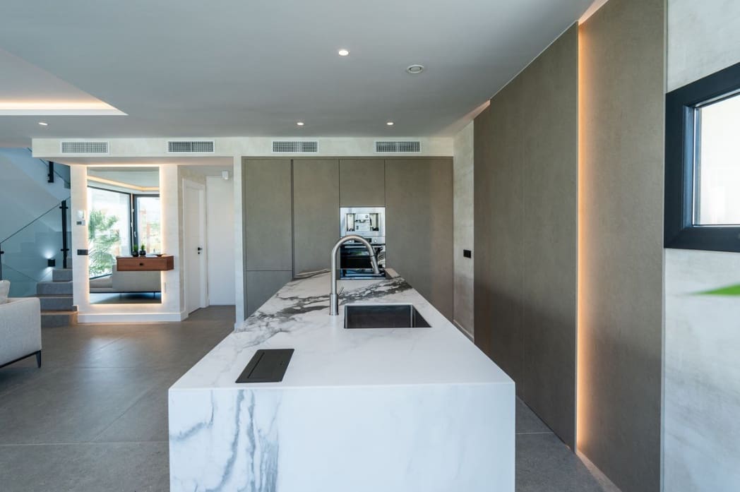 4 sypialnia Willa na sprzedaż w La Cala de Mijas z basenem garażem - 1 150 000 € (Ref: 9616569)