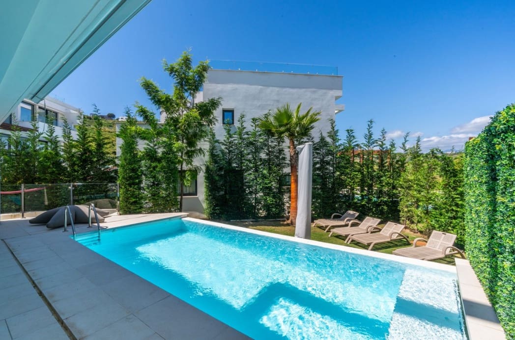 4 sypialnia Willa na sprzedaż w La Cala de Mijas z basenem garażem - 1 150 000 € (Ref: 9616569)