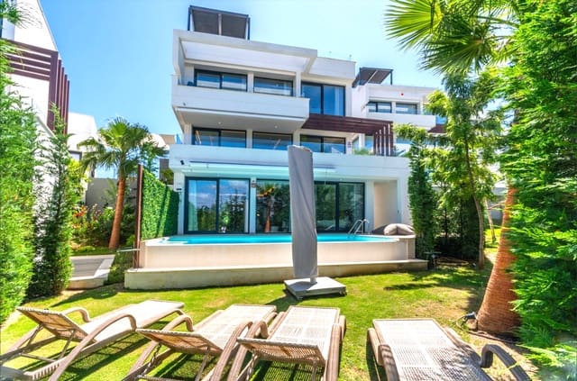 4 bedroom Villa for sale in La Cala de Mijas, Mijas with pool garage - € 1,150,000 (Ref: 9616569)