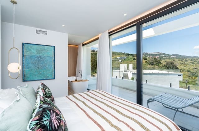 4 chambre Villa/Maison à vendre à La Cala de Mijas, Mijas avec piscine garage - 1 150 000 € (Ref: 9616569)