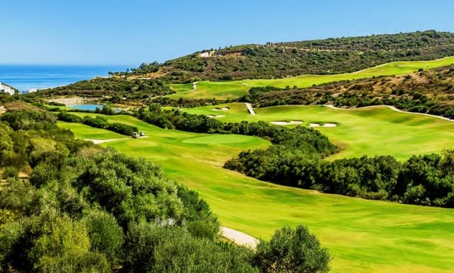 2 bedroom Penthouse for sale in Sotogrande, San Roque with pool garage - € 709,000 (Ref: 9616572)