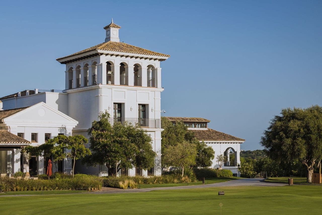 4 bedroom Villa for sale in Sotogrande with pool garage - € 1,385,000 (Ref: 9616579)