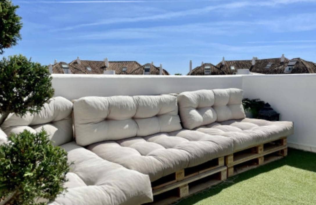 2 makuuhuone Kattohuoneisto myytävänä paikassa Marbella mukana uima-altaan 
autotalli - 650 000 € (Ref: 9616581)