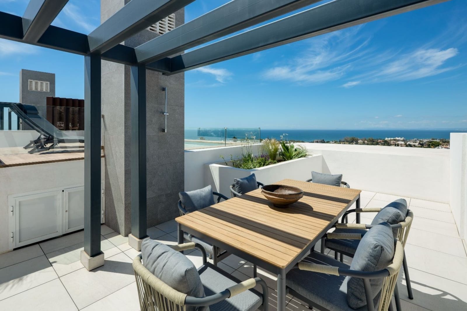 Chalet de 4 habitaciones en Marbella en venta con piscina garaje - 1.675.000 € (Ref: 9616582)