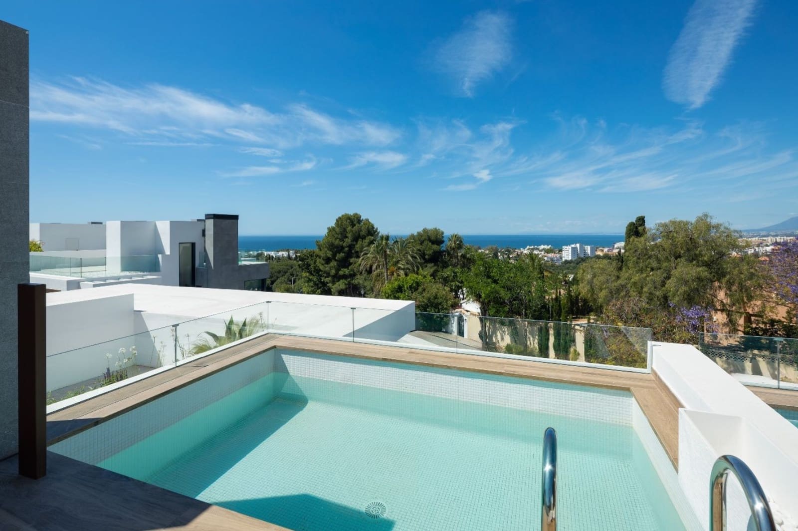 Chalet de 4 habitaciones en Marbella en venta con piscina garaje - 1.675.000 € (Ref: 9616582)