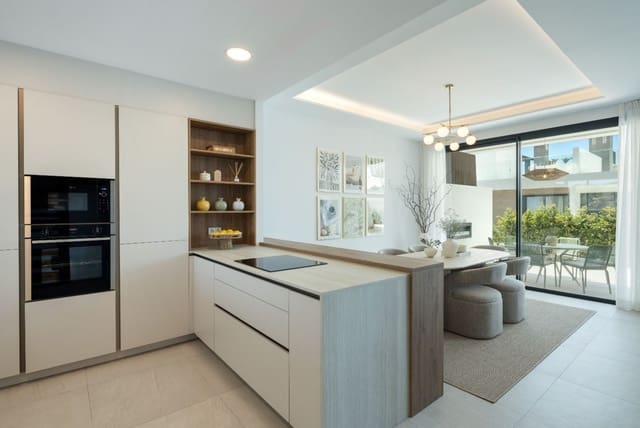 4 sovrum Villa till salu i Marbella med pool garage - 1 675 000 € (Ref: 9616582)