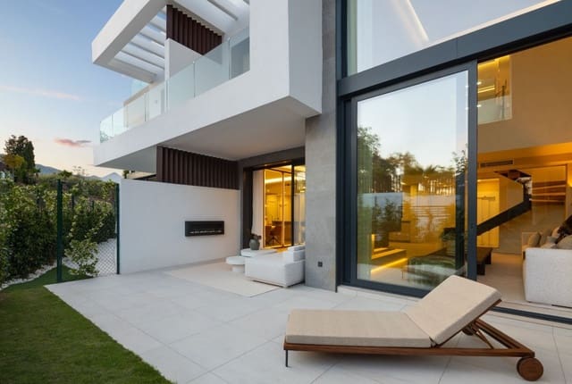 4 chambre Villa/Maison à vendre à Marbella avec piscine garage - 1 890 000 € (Ref: 9616582)