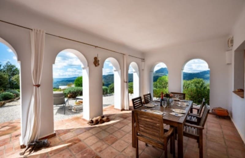 5 bedroom Villa for sale in Casares with pool garage - € 1,895,000 (Ref: 9616586)