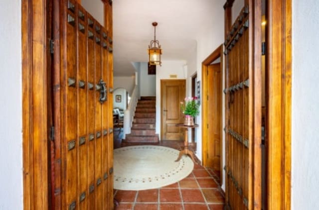 5 sypialnia Willa na sprzedaż w Casares z basenem garażem - 1 895 000 € (Ref: 9616586)