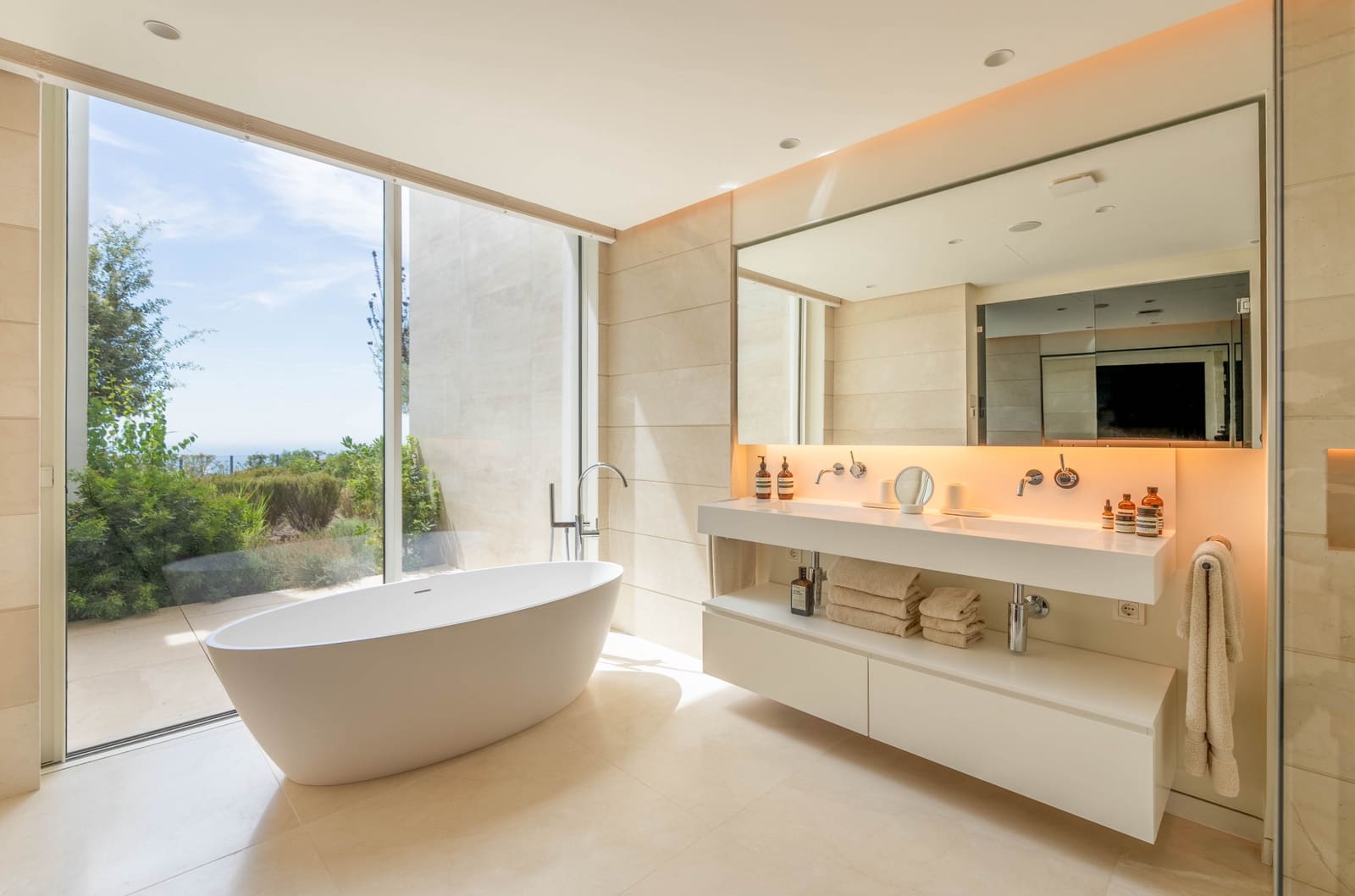 3 soveværelse Lejlighed til salg i Marbella med swimmingpool - € 1.795.000 (Ref: 9616588)