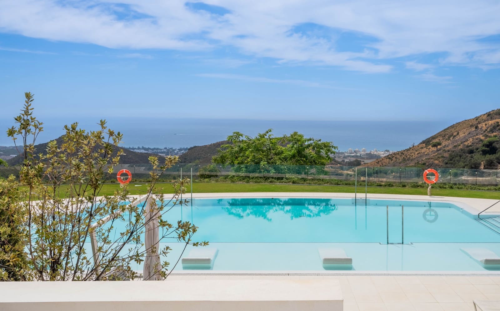 3 soveværelse Lejlighed til salg i Marbella med swimmingpool - € 1.795.000 (Ref: 9616588)