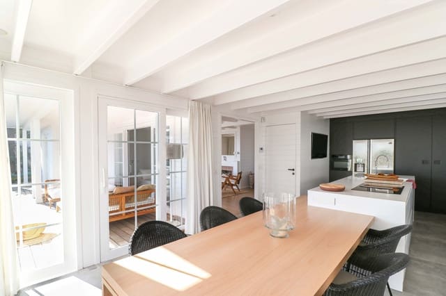 Chalet de 4 habitaciones en Benahavís en venta con piscina garaje - 1.975.000 € (Ref: 9616593)