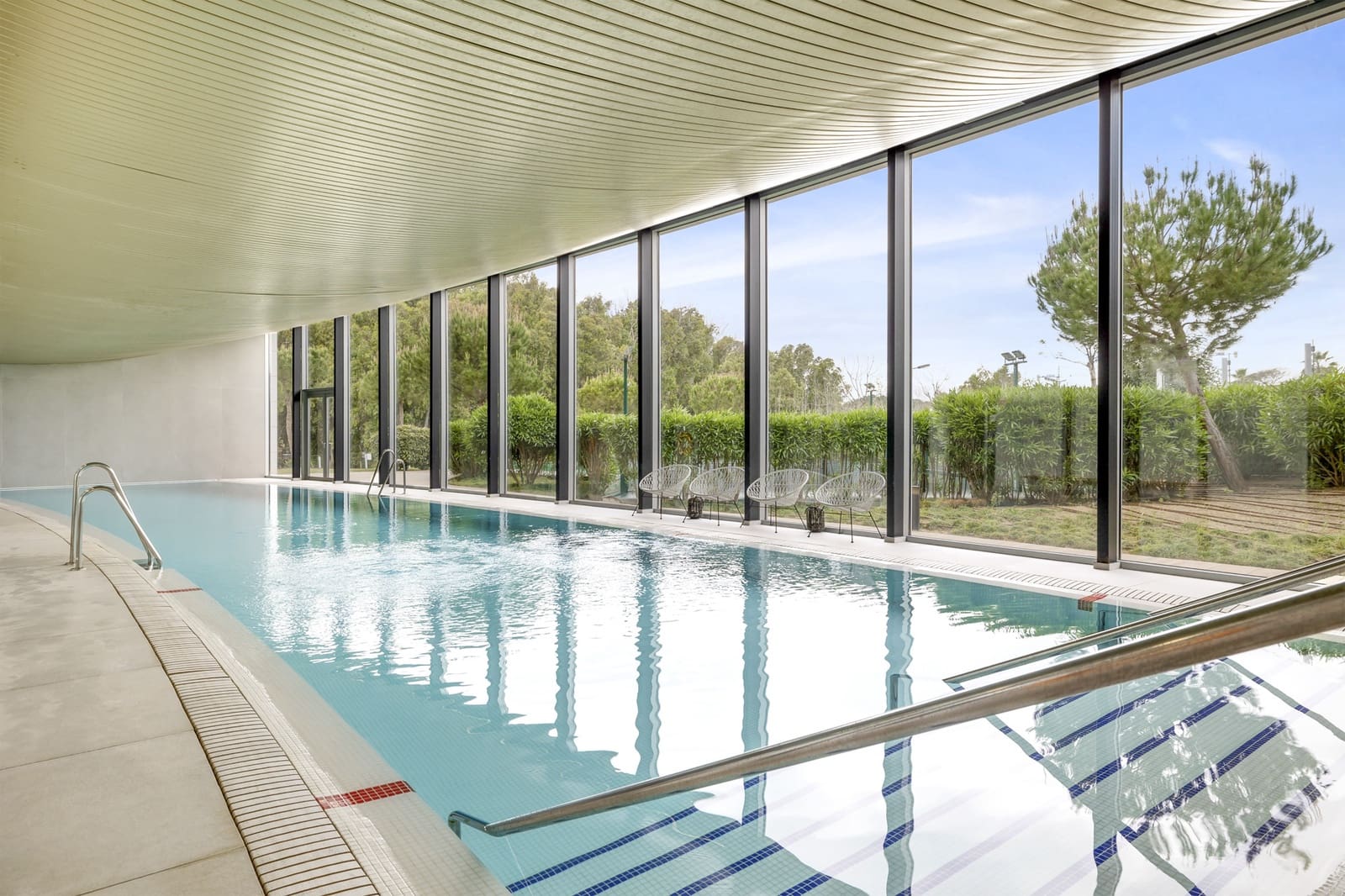 Apartamento de 3 habitaciones en New Golden Mile en venta con piscina garaje - 995.000 € (Ref: 9616594)