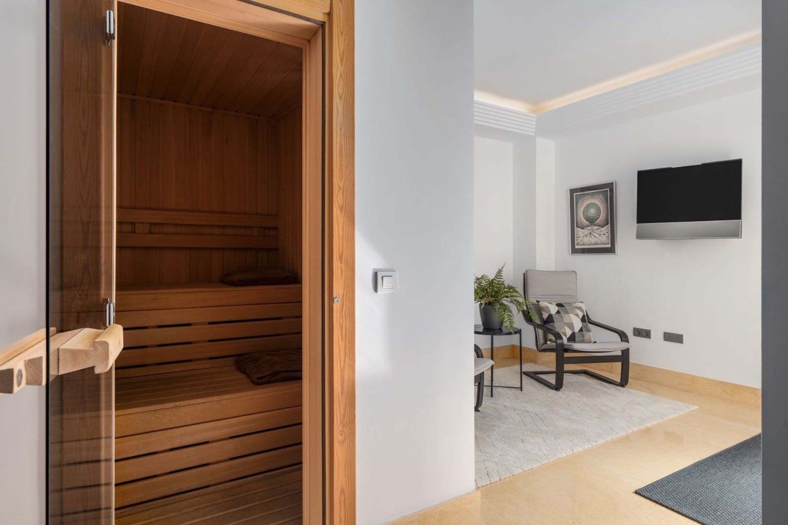 4 bedroom Penthouse for sale in Marbella with pool garage - € 2,295,000 (Ref: 9616595)