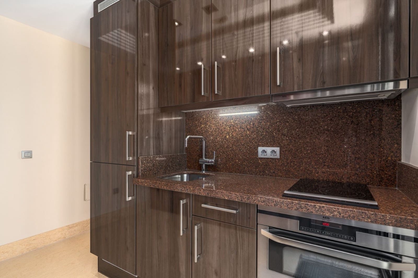 4 bedroom Penthouse for sale in Marbella with pool garage - € 2,295,000 (Ref: 9616595)