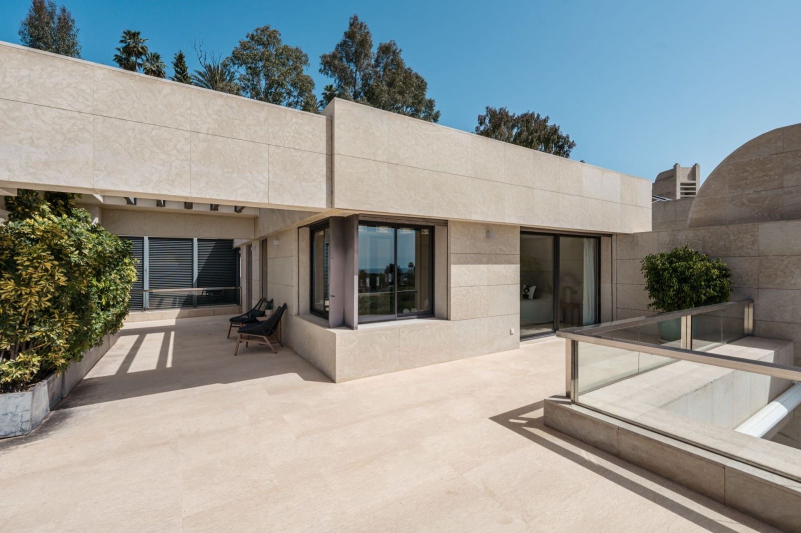 4 bedroom Penthouse for sale in Marbella with pool garage - € 2,295,000 (Ref: 9616595)