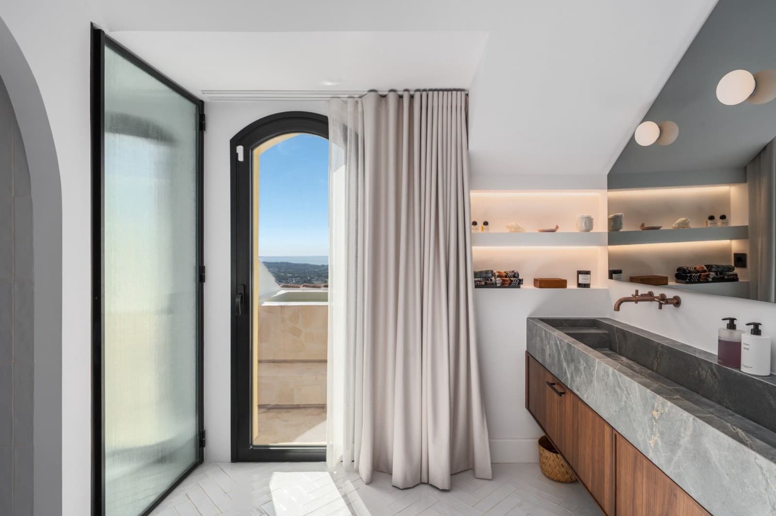 3 slaapkamer Penthouse te koop in Benahavis met zwembad - € 1.950.000 (Ref: 9616596)